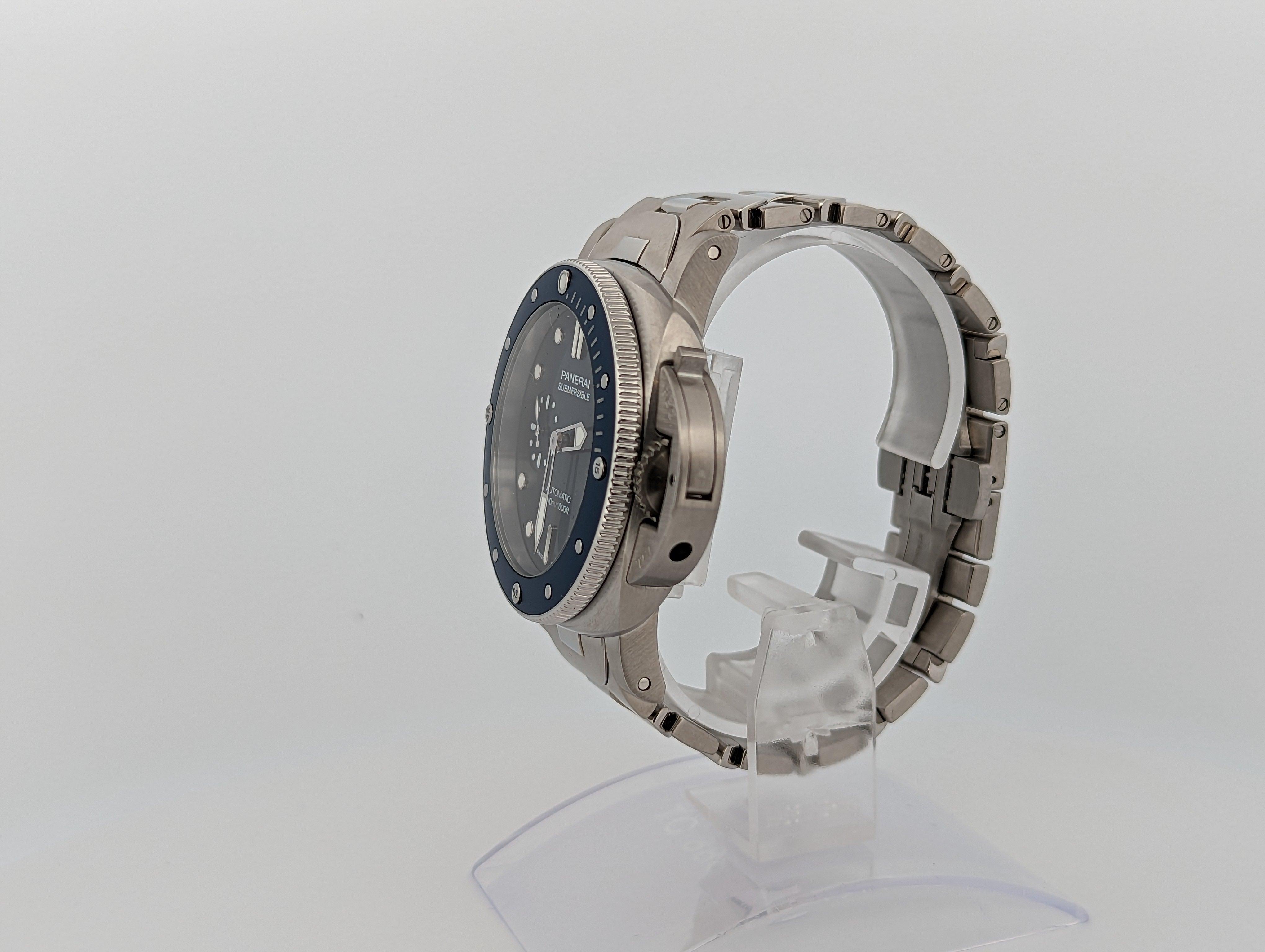 Panerai Submersible Blu Notte Pam01068 - Watch Them Tick