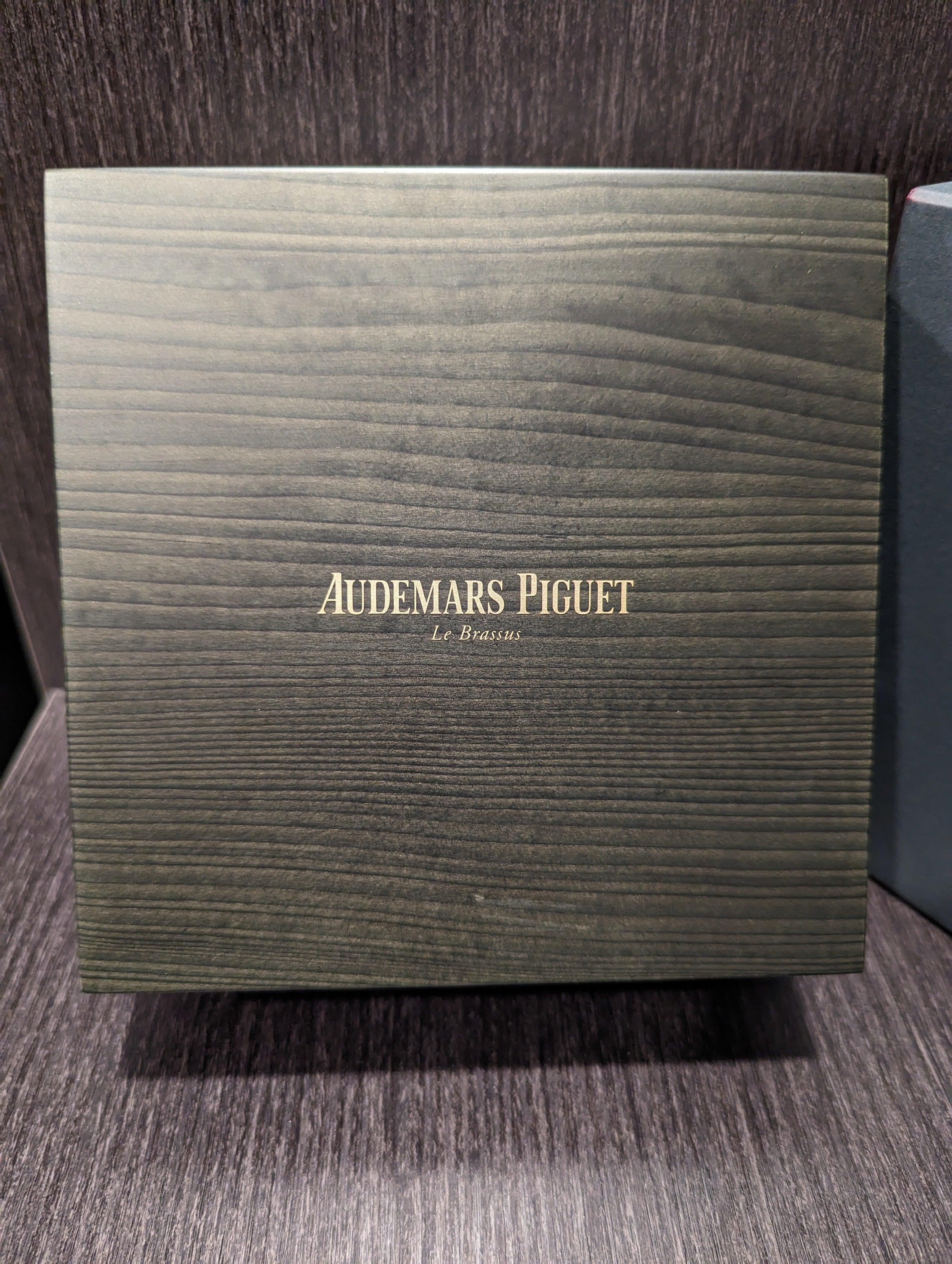 Audemars Piguet Royal Oak Chronograph 26240ST White Dial - Watch Them Tick