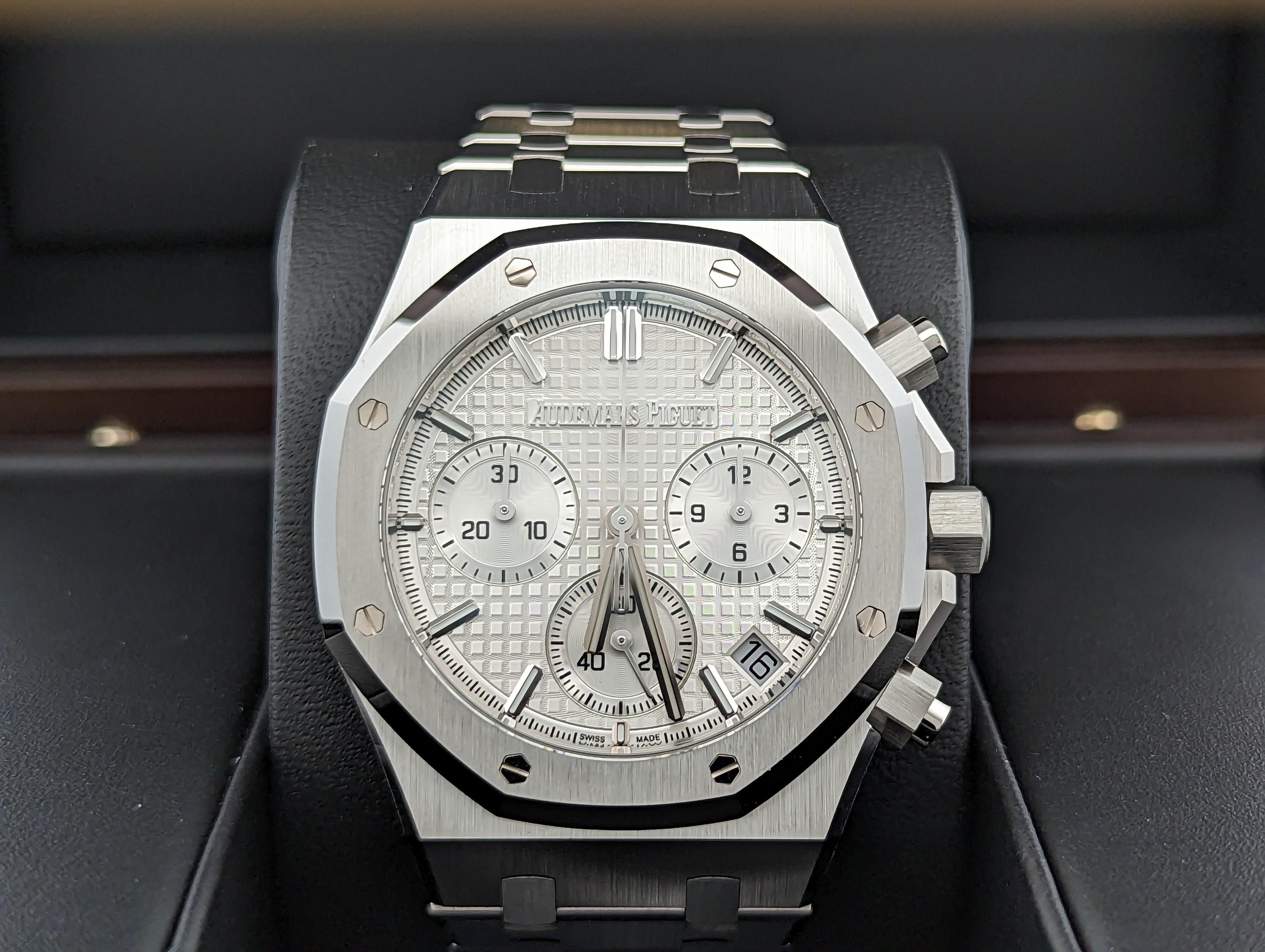 Audemars Piguet Royal Oak Chronograph 26240ST White Dial - Watch Them Tick
