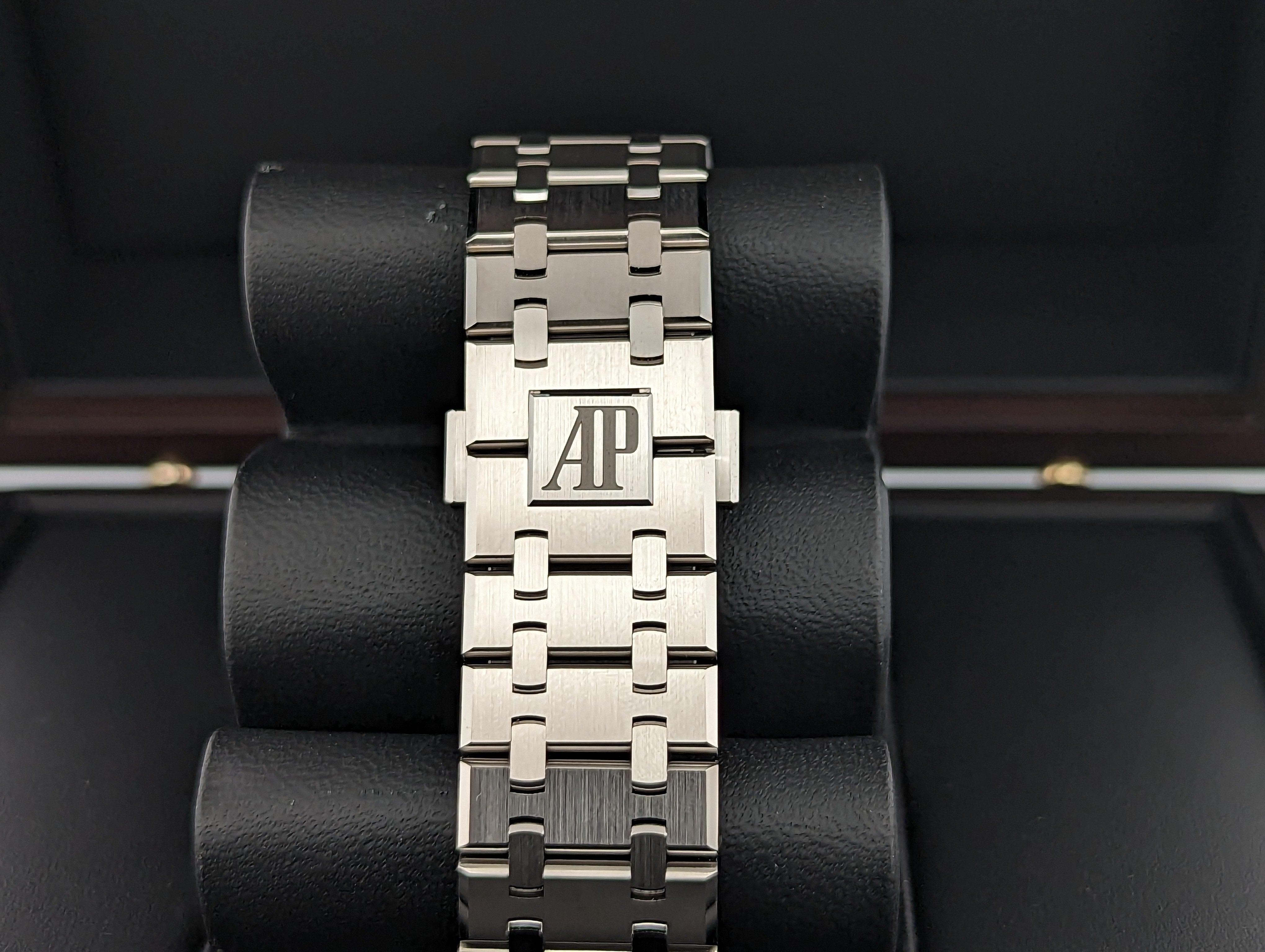 Audemars Piguet Royal Oak Chronograph 26240ST White Dial - Watch Them Tick