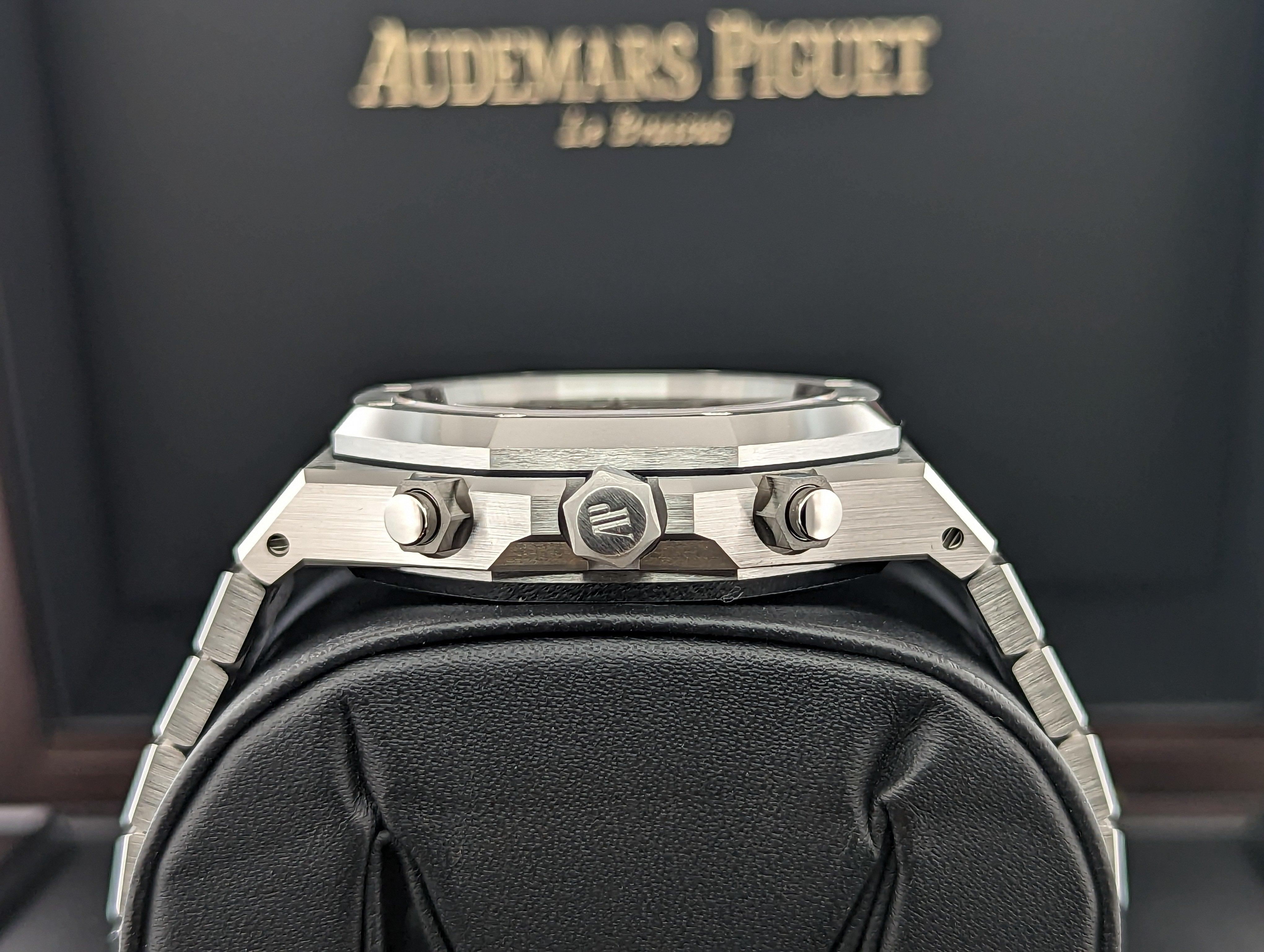 Audemars Piguet Royal Oak Chronograph 26240ST White Dial - Watch Them Tick