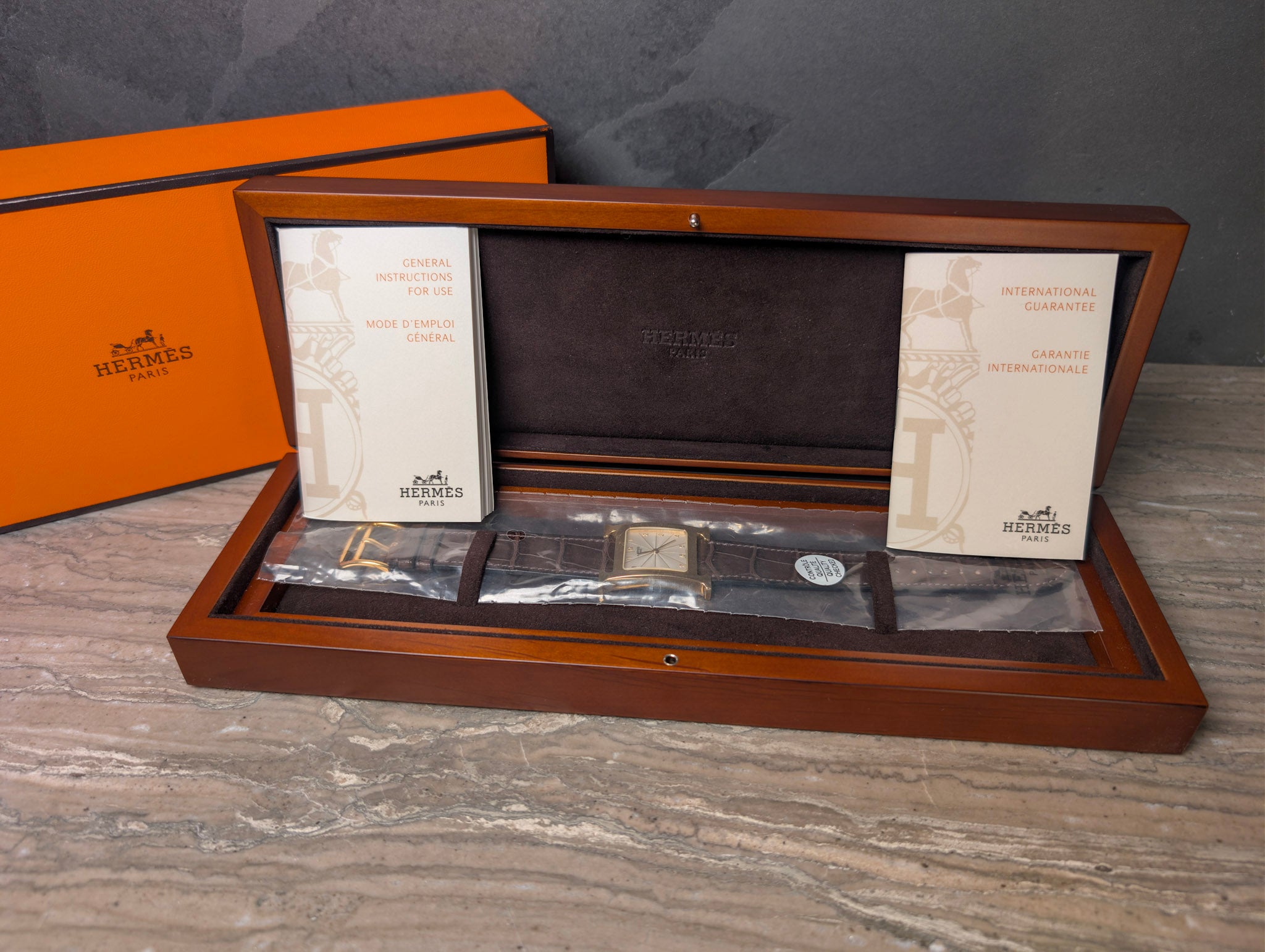 Hermès H Watch HH1.585 Solid Gold H-Shaped Case Quartz Unworn Full Set