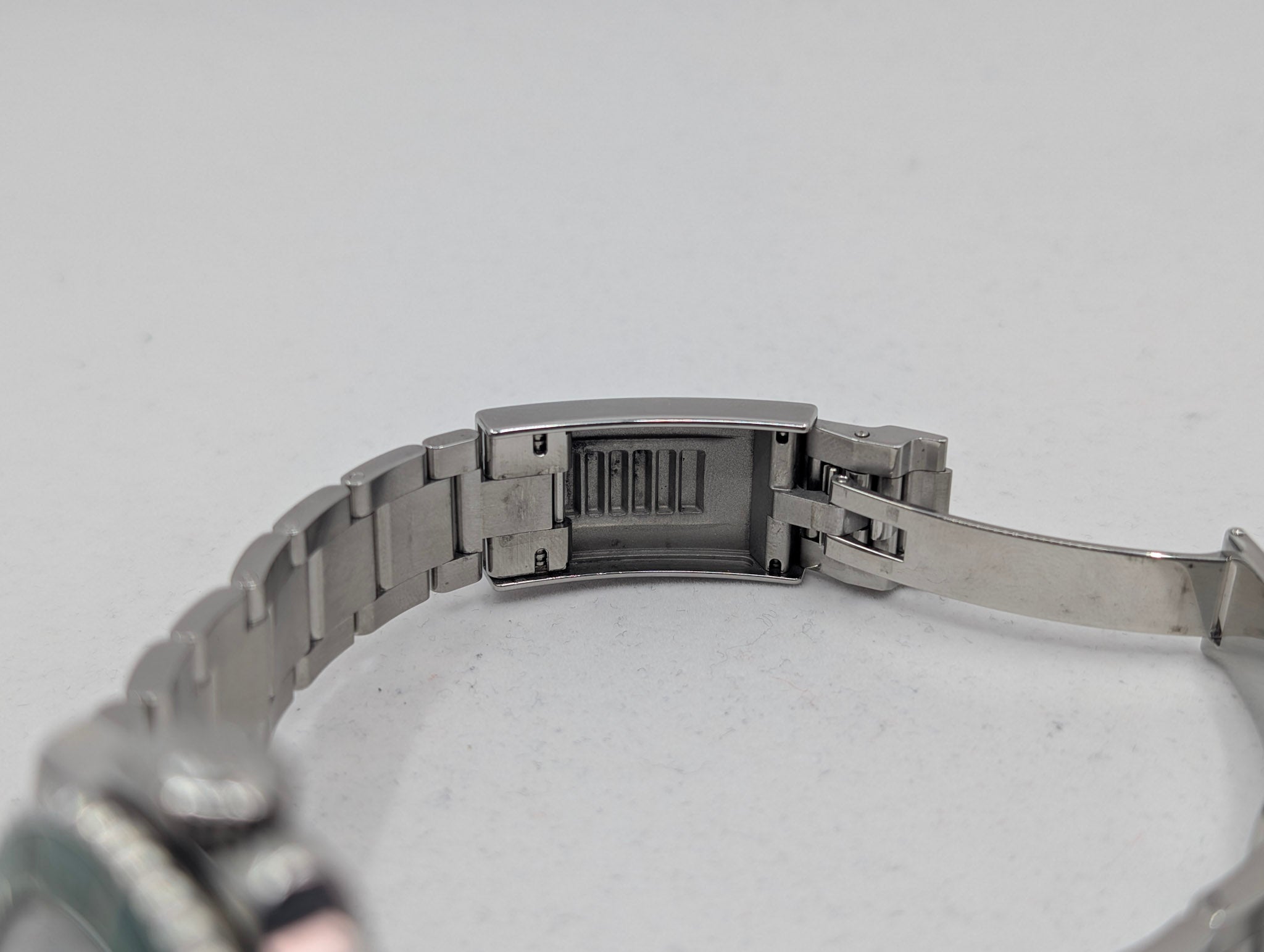 Rolex Submariner “Hulk” 116610LV – Green Dial & Bezel – Full Set 2016