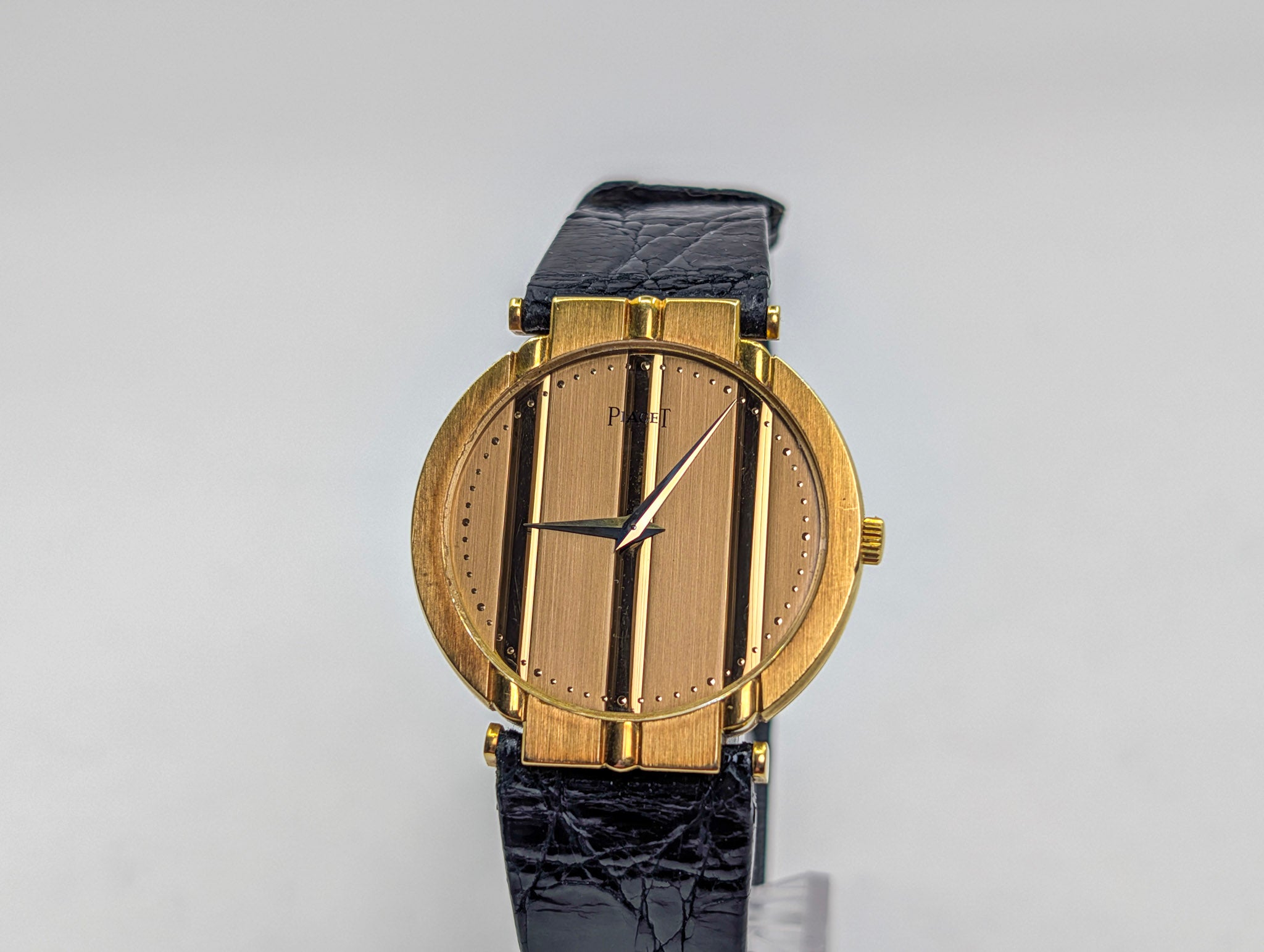 Vintage Piaget Polo 8673 18k Yellow Gold Quartz Watch Ultra-Thin