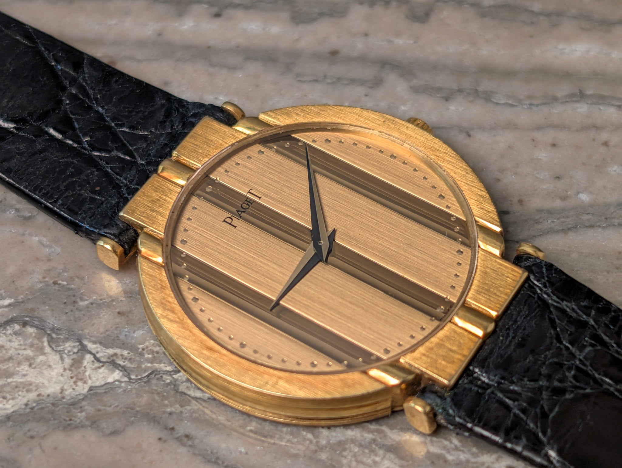 Vintage Piaget Polo 8673 18k Yellow Gold Quartz Watch Ultra-Thin