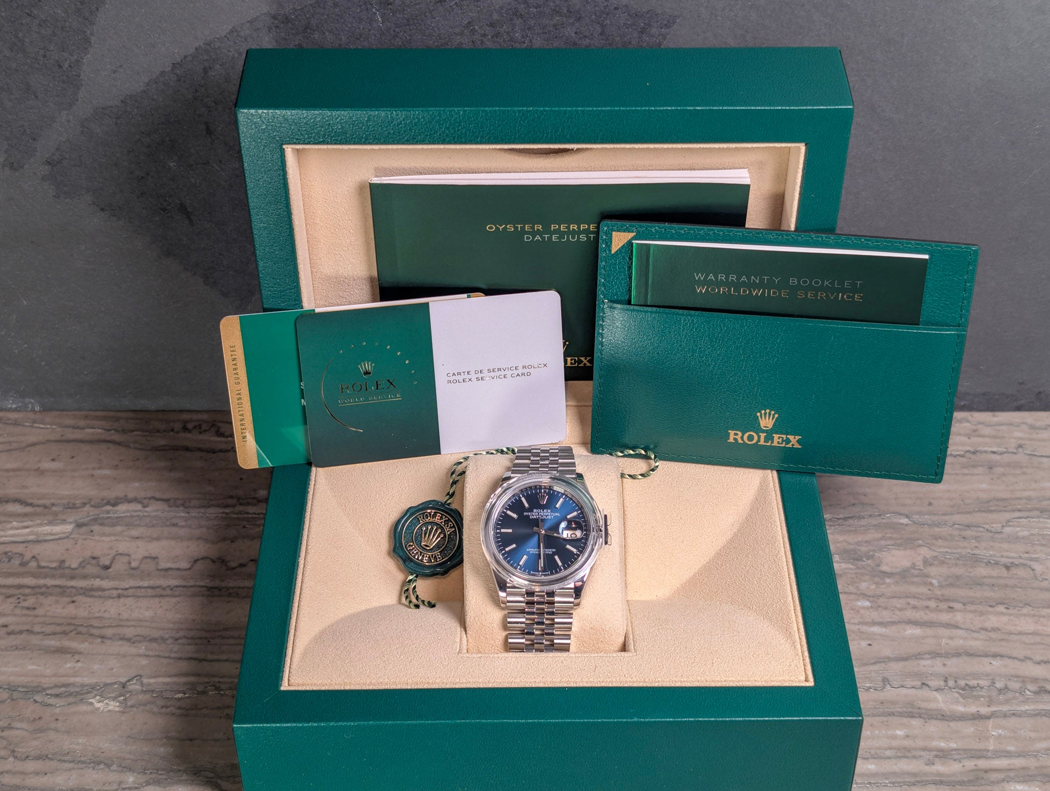 Rolex Datejust 36 Ref. 126200 – Blue Sunburst Dial Jubilee Bracelet ( Rolex Service)