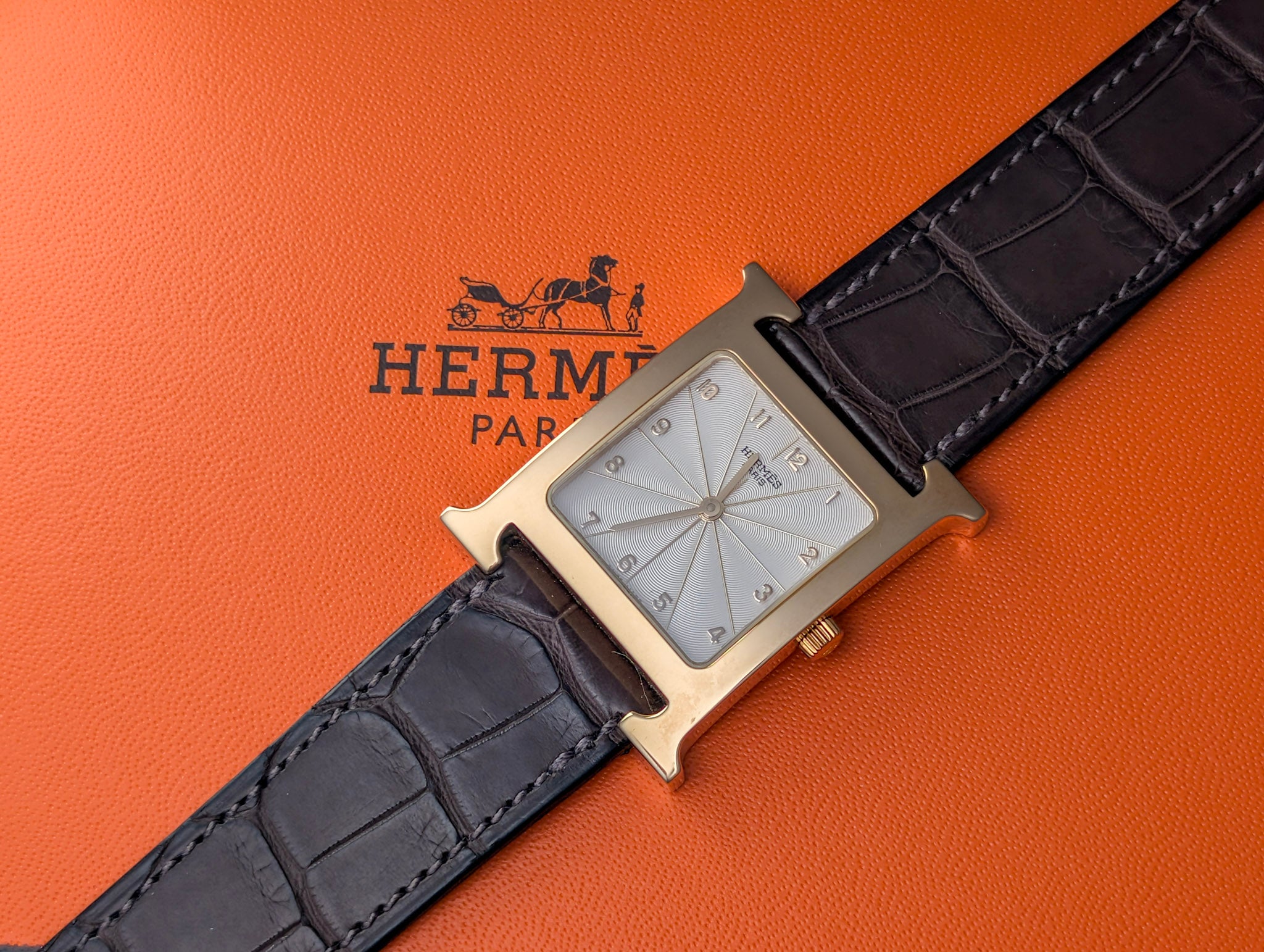 Hermès H Watch HH1.585 Solid Gold H-Shaped Case Quartz Unworn Full Set